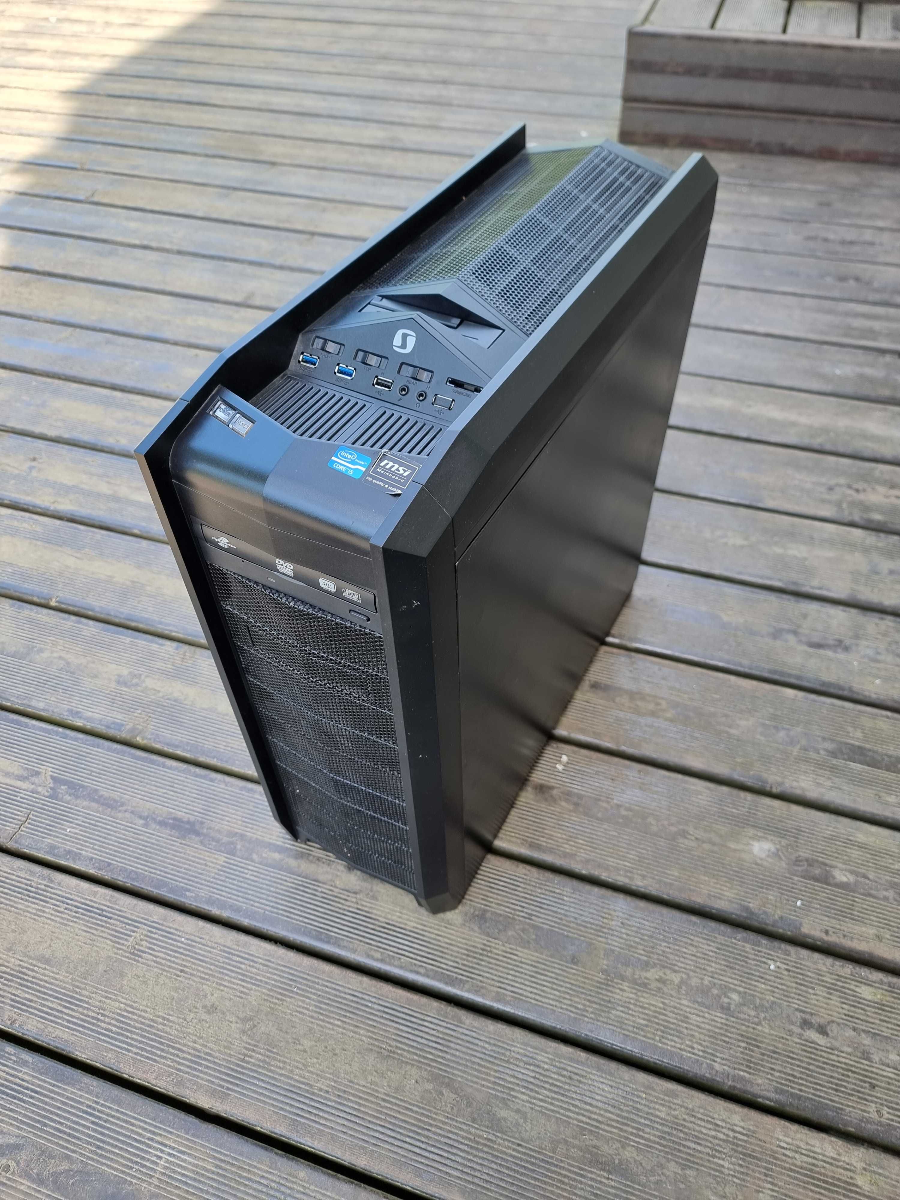Intel core I5-3470, 16GB RAM,AMD Radeon HD 7800, zasilacz, obudowa.
