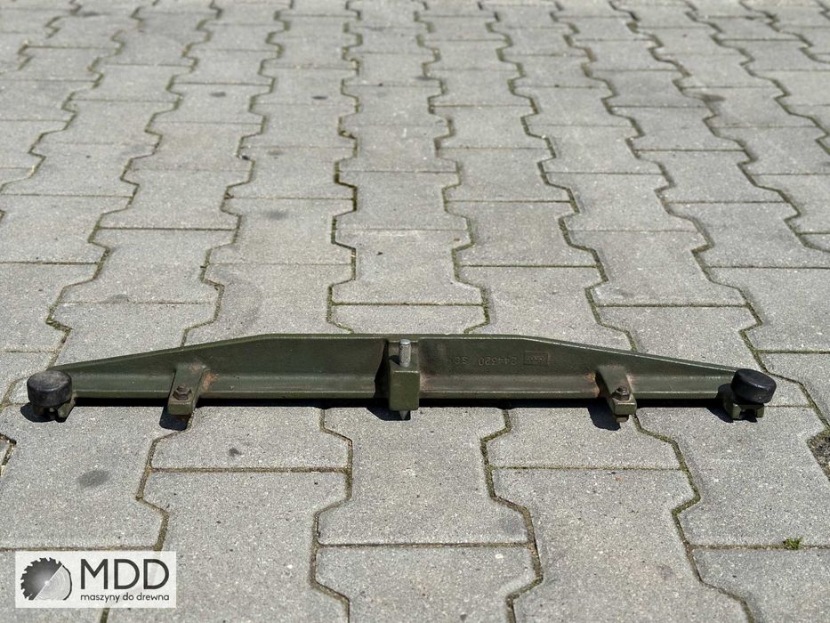 A330. Ustawiacz noży w grubościówce 620 mm