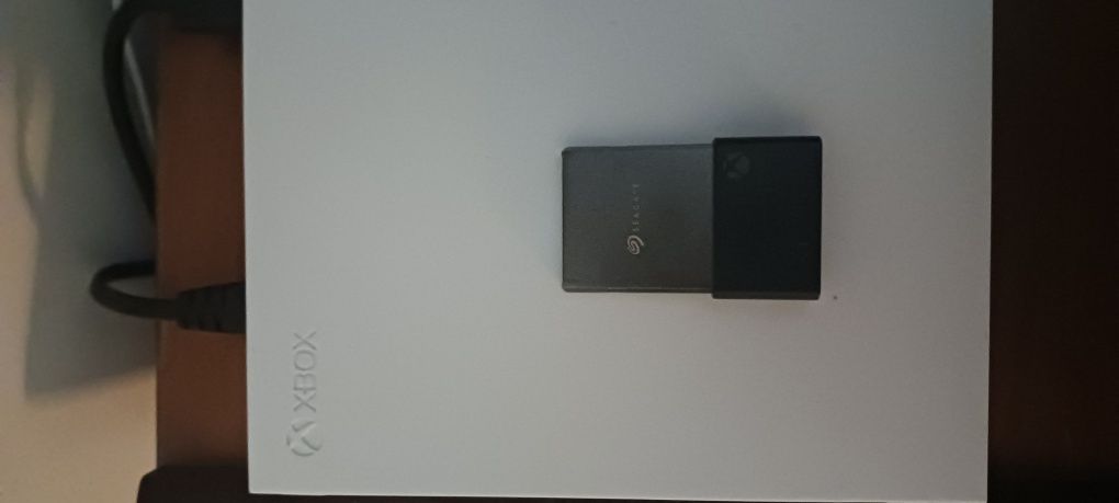 Xbox series S + Cartão de expansão de armazenamento SEAGATE