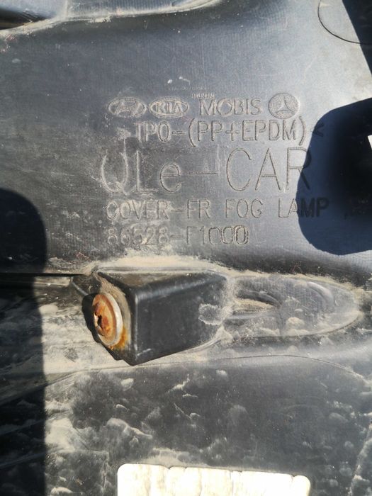 Накладка фары противотуманной. Kia Sportage 2016. 86528 F 1000. 86522