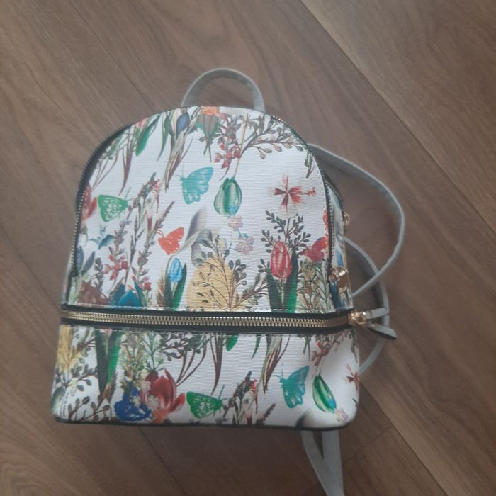 Plecak w kwiaty nowy