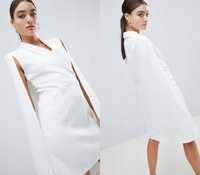 Sukienka biała z peleryną