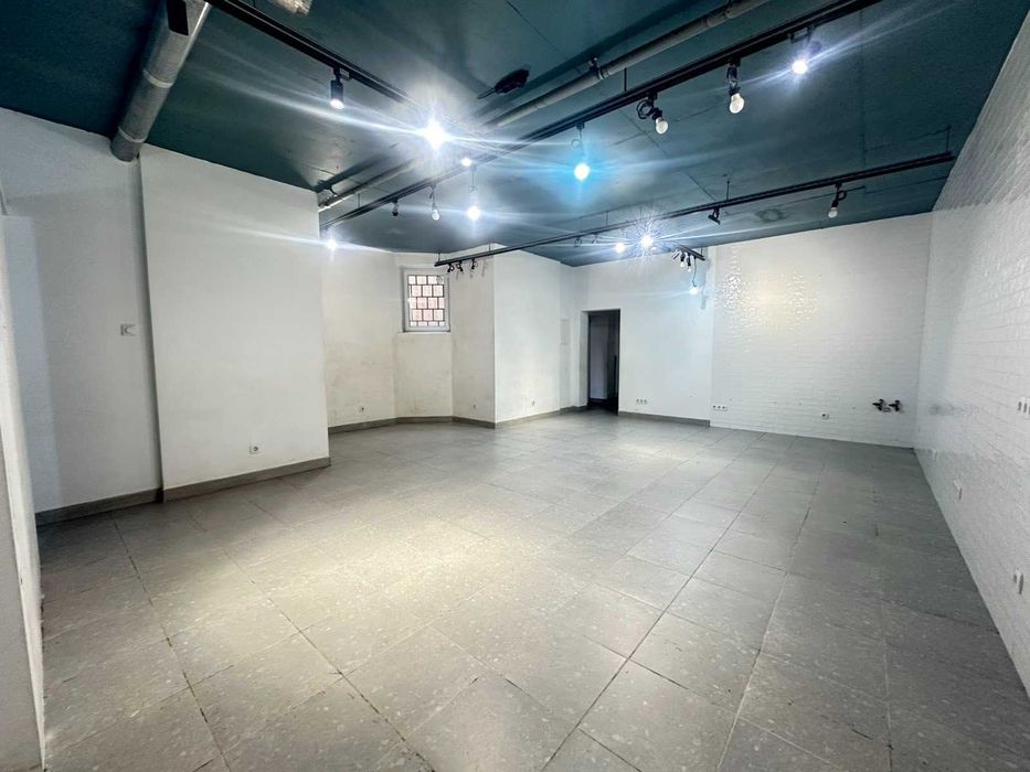 Продається приміщення на вул. Анни Ахматової, 35А (Позняки)