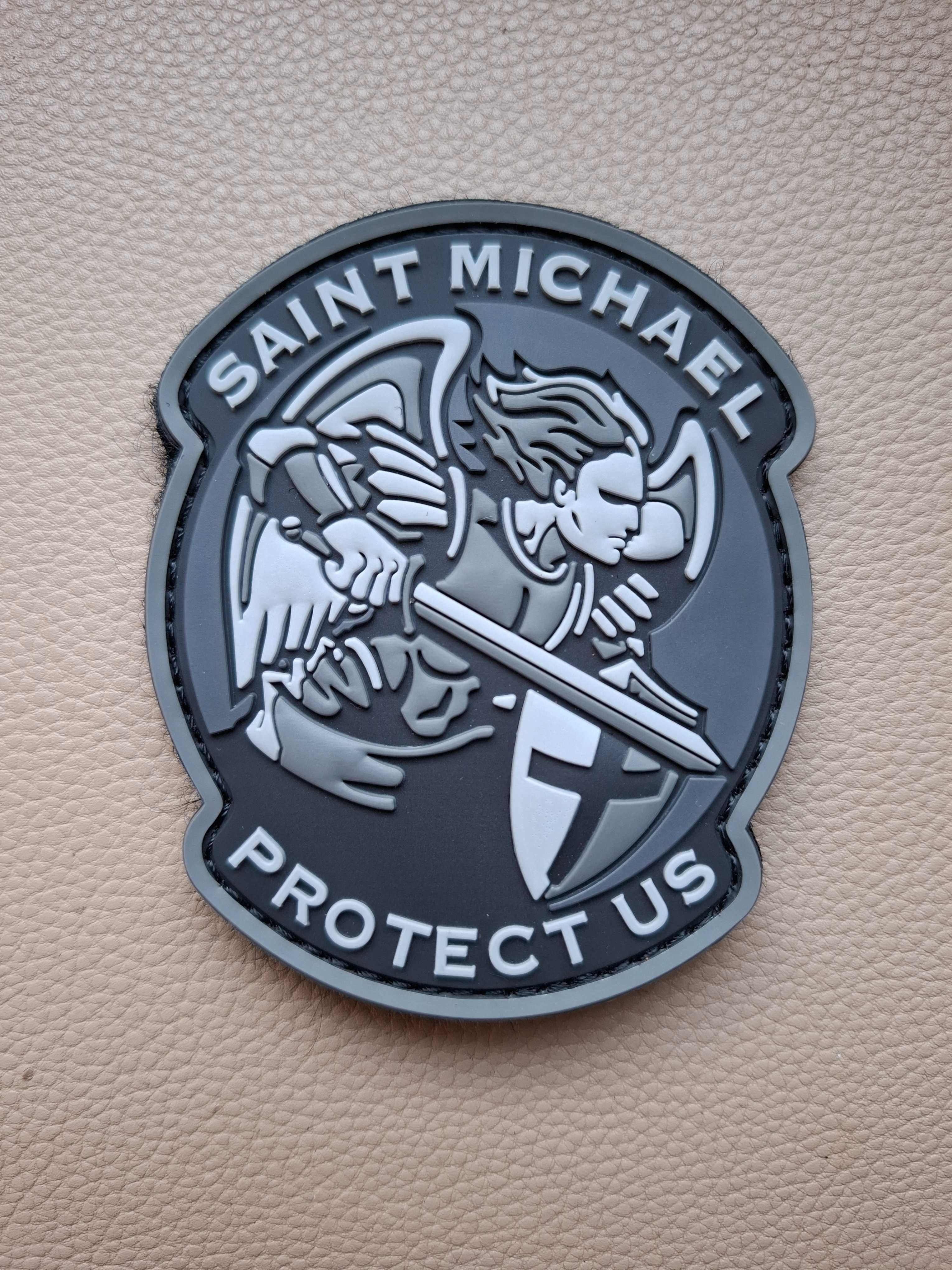 Zestaw dwóch naszywek Saint Michael Protect Us PVC