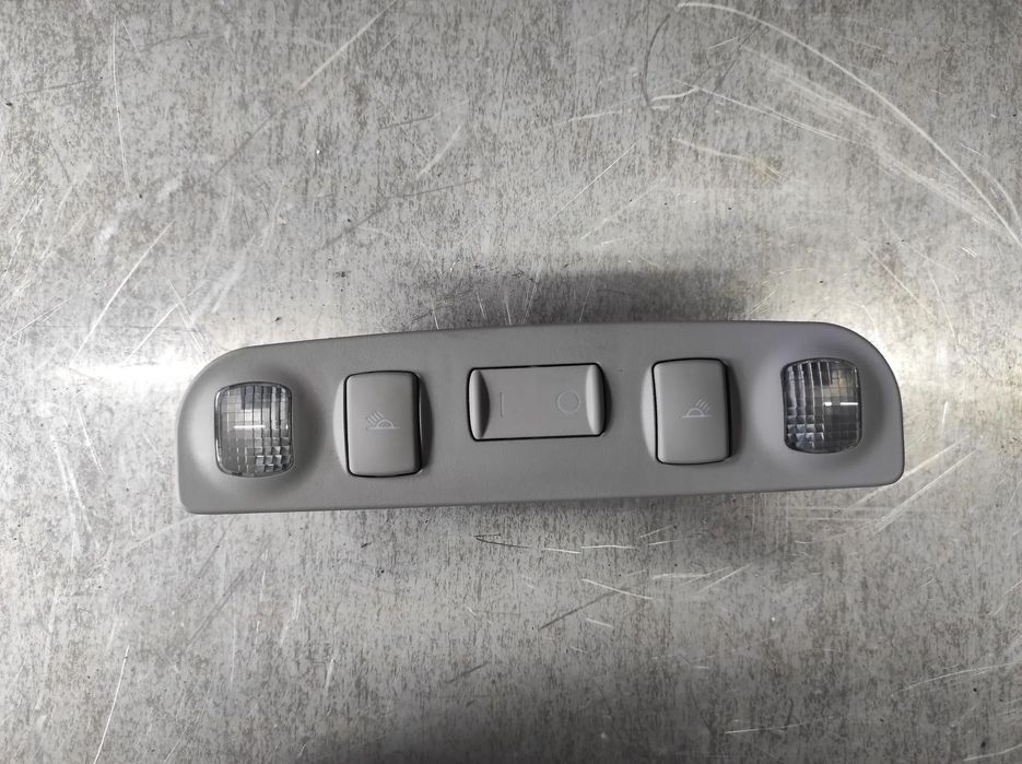 LAMPKA PODSUFITKI OŚWIETLENIE WNĘTRZA AUDI A3 8L LIFT 8L4947111
