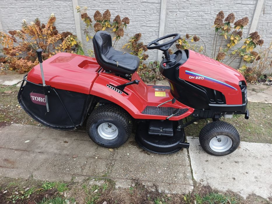 Toro DH220 Traktorek kosiarka spalinowa