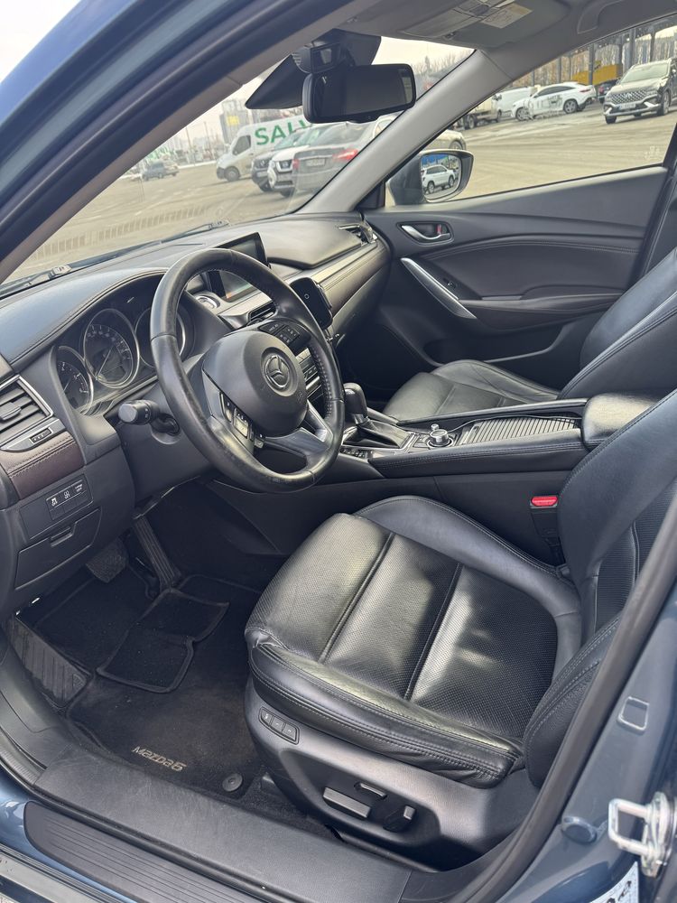 Автомобіль Mazda 6 2.2 дизель