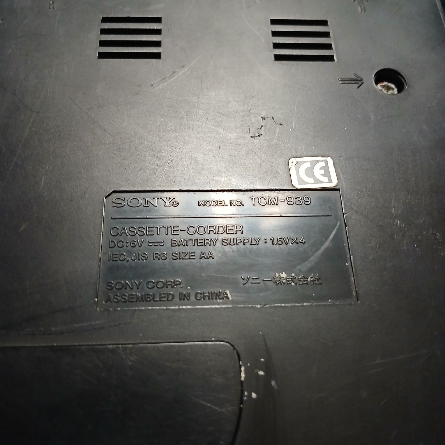 Портативний касетний магнітофон SONY TCM-939