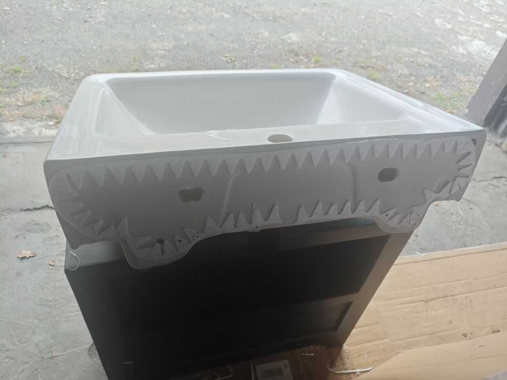 Umywalka Geberit 60x48,5x12, nie używana+czarna bateria+korek (czarny)