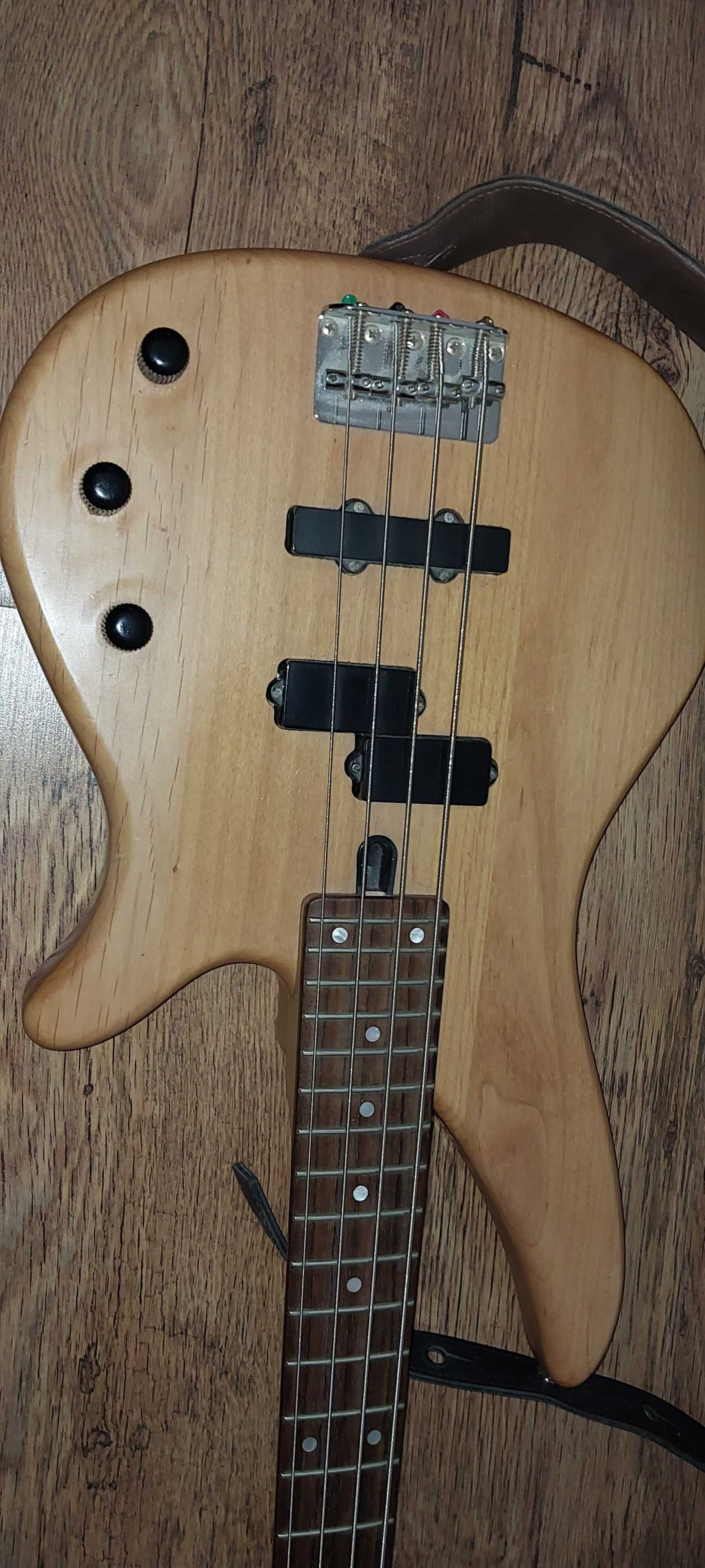 Gitara basowa Yamaha RBX270J