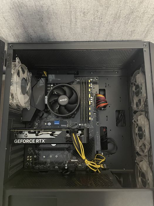 Продам компьютер, новий та справний. В подарунок клавіатура та монітор