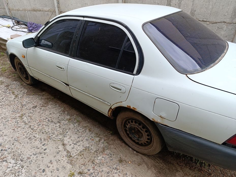Toyota corolla e100
