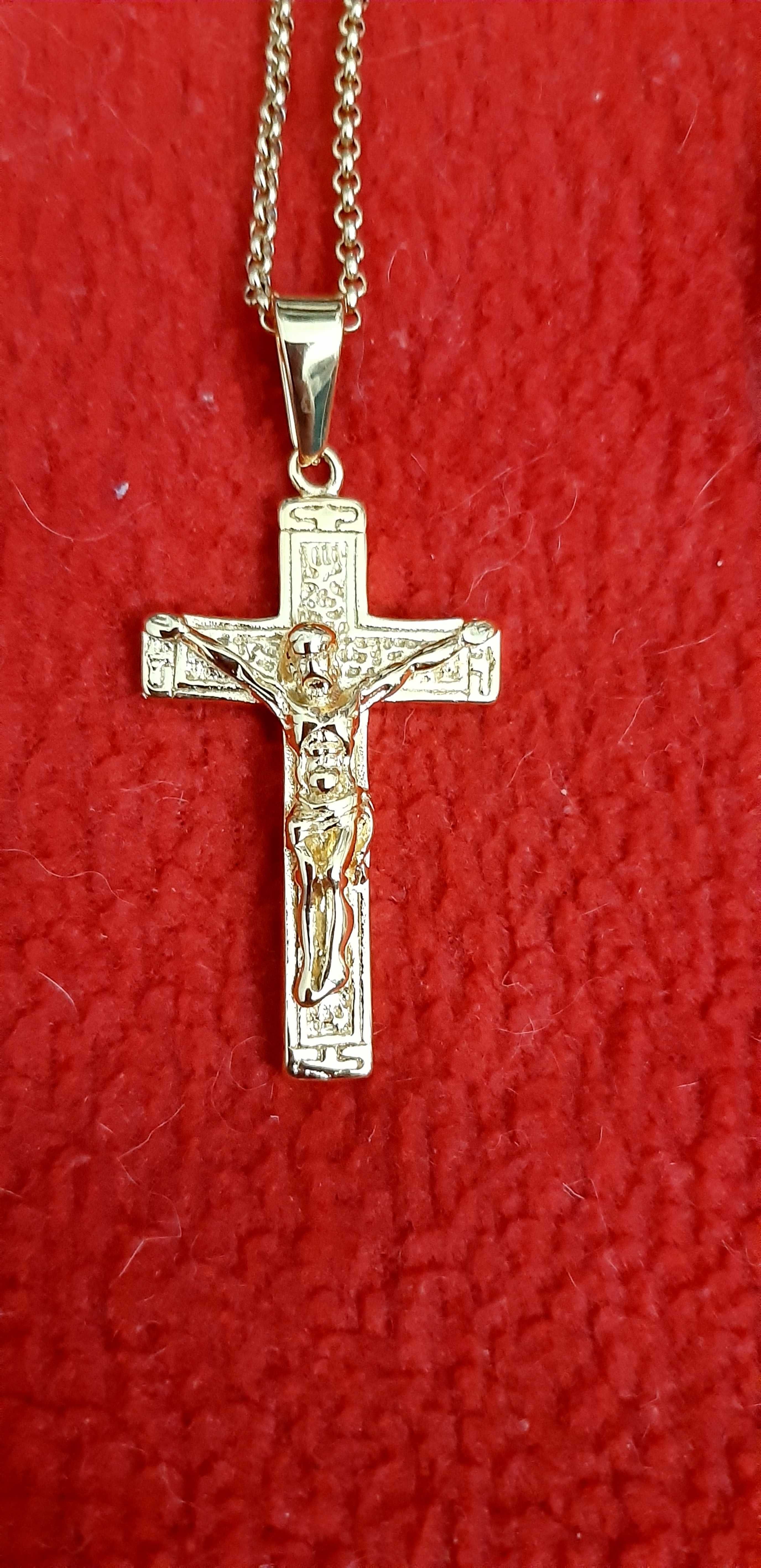 Fio com Crucifixo com Cristo em Aço Banhado a Ouro para Homem NOVO!