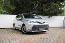 Toyota Sienna HYBRYDA/Niski przebieg/Full opcja