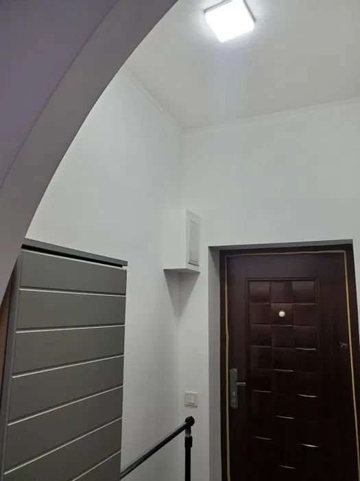 Продається 1 кімнатна квартира в старому фонді по вул. Б.Хмельницького