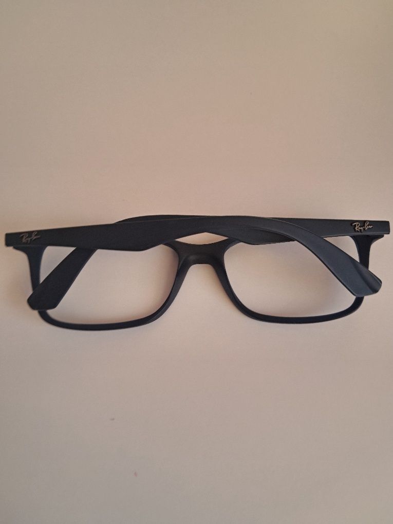 Oprawki korekcyjne męskie marki Ray Ban