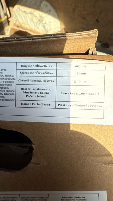 Płytki z kamienia naturalnego