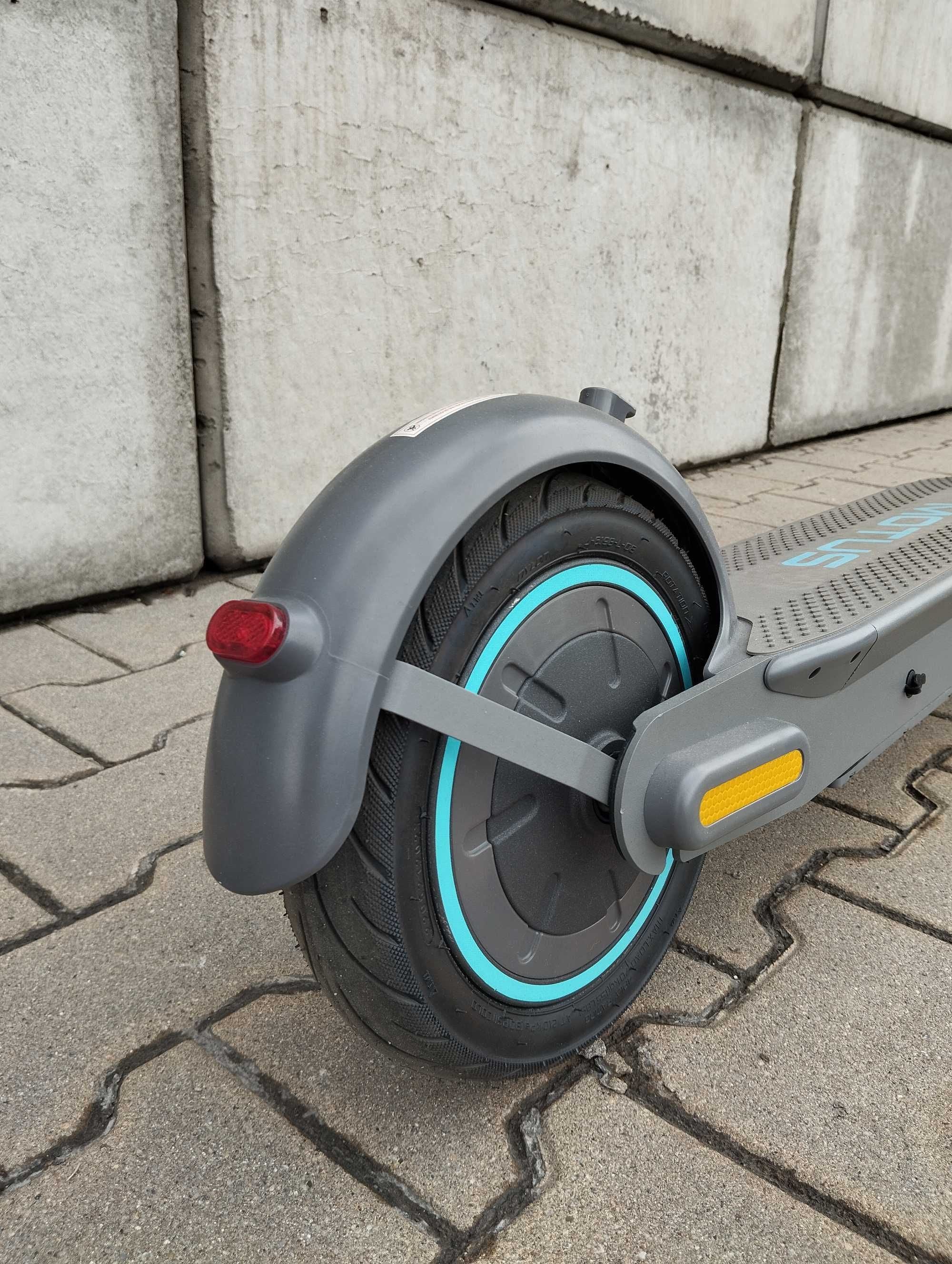 OKAZJA Hulajnoga elektryczna Motus Scooty 10