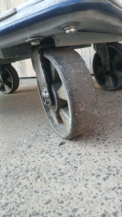 Тачка, возик, платформа