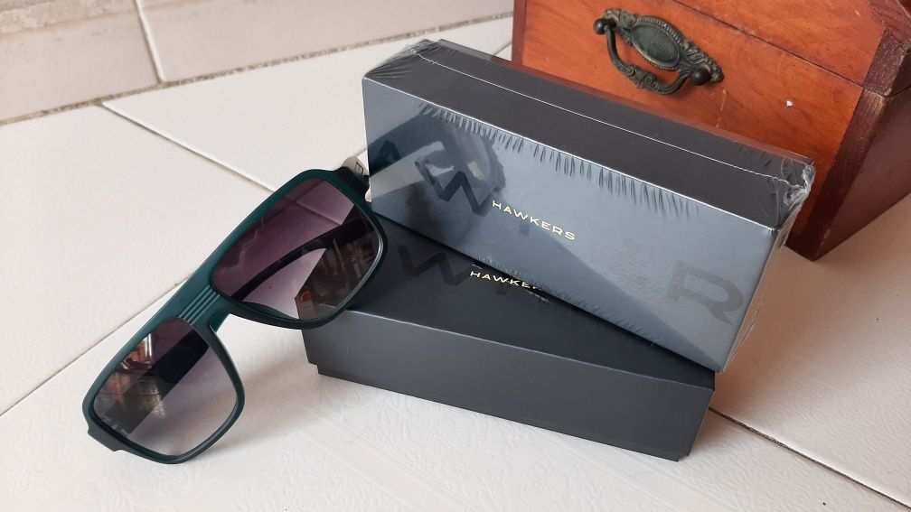 Oculos de sol HAWKERS originais novo embalado MO88