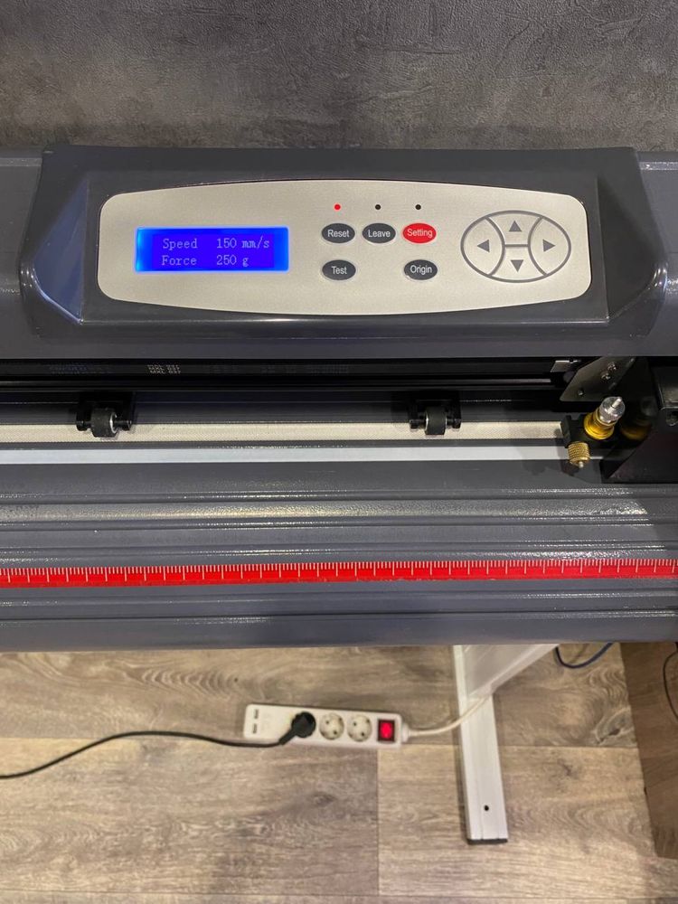 Режущий плоттер Seiki tech SK 870T