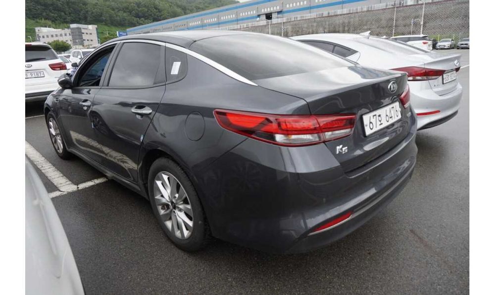 2017 Kia K5 корея вже на автомайданчику