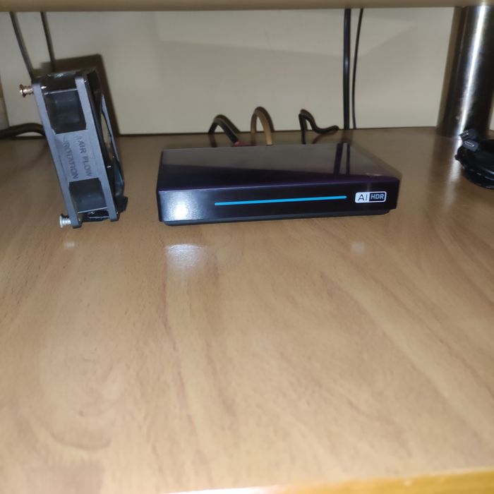 Tv box h96 m9 ( rock chip 3576)