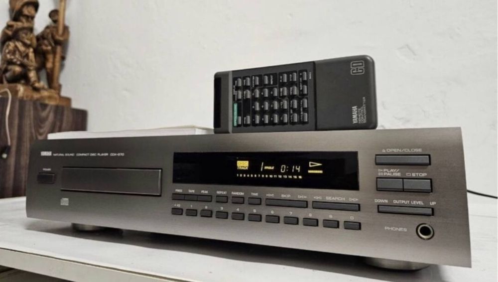 Pilot! Odtwarzacz CD Yamaha CDX-570. Sony KSS-210A