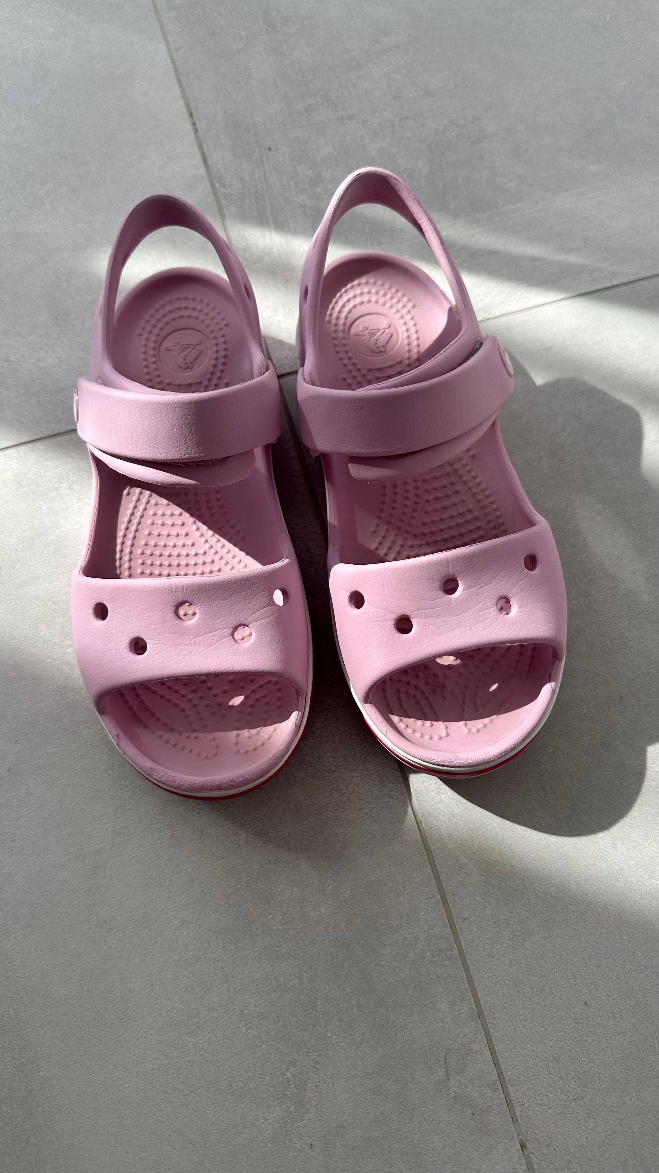 Босоножки Crocs J1