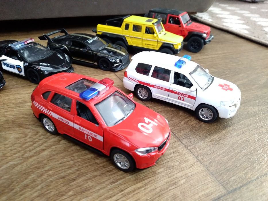 Машинка металева, Поліція, швидка, пожежна, бентлі