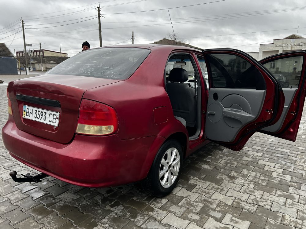 Продам автомобиль Chevrolet Aveo T200