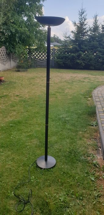 Lampa stojąca do sypialni