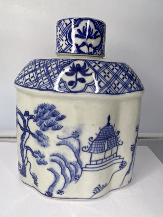 Chiński pojemnik na herbatę styl antyczny Ming porcelanowy