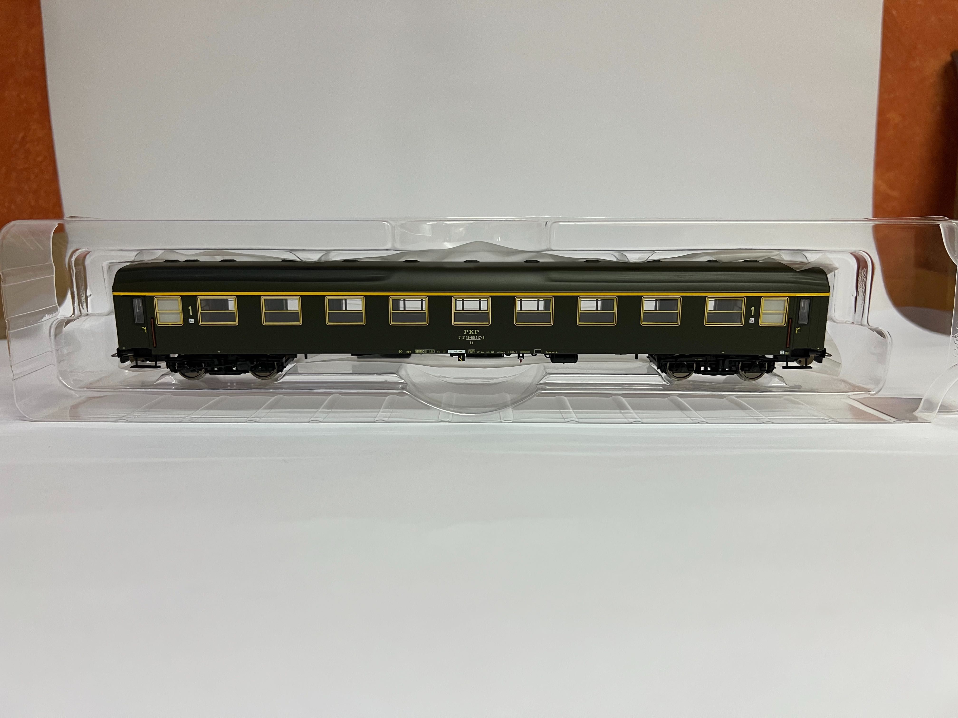 Wagon pasażerski 1 klasy, typ 112A, PKP, PIKO 97603-2, epoka IV
