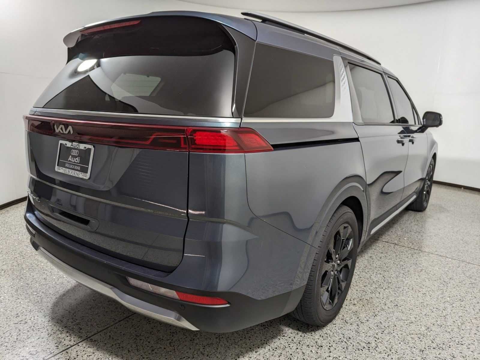 2022 Kia Carnival SX Prestige 7 містний . Дизель