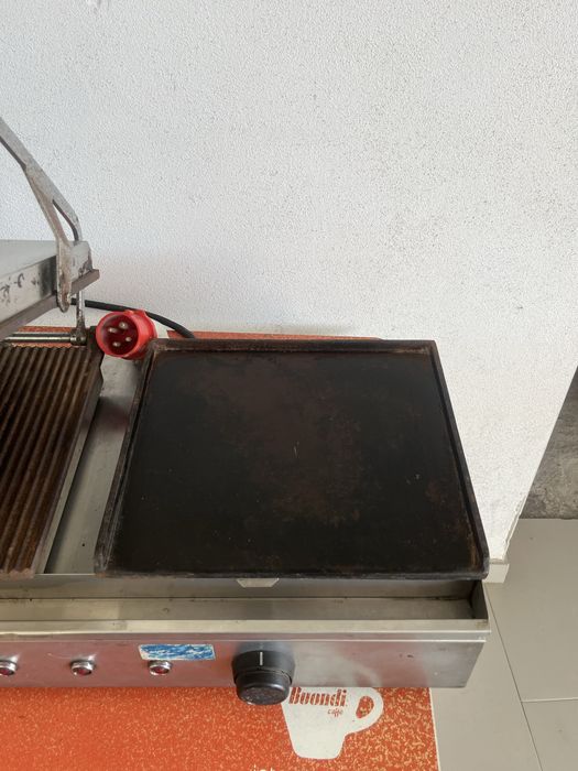 Torradeira e placa lisa