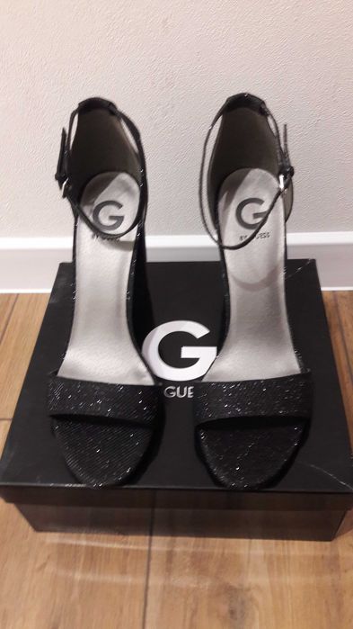 Жіночі босоніжки