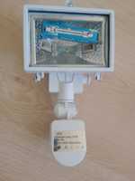 Прожектор Галогенный с датчиком движения и светильник светодиодный