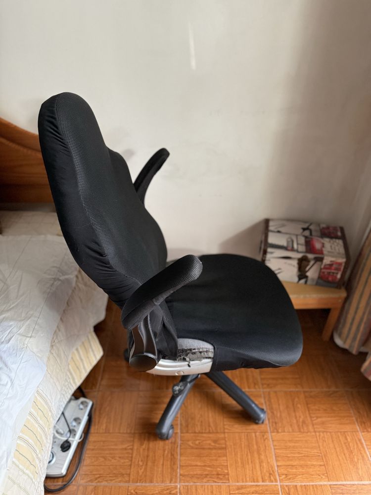 Cadeira de escritório / gaming com capa