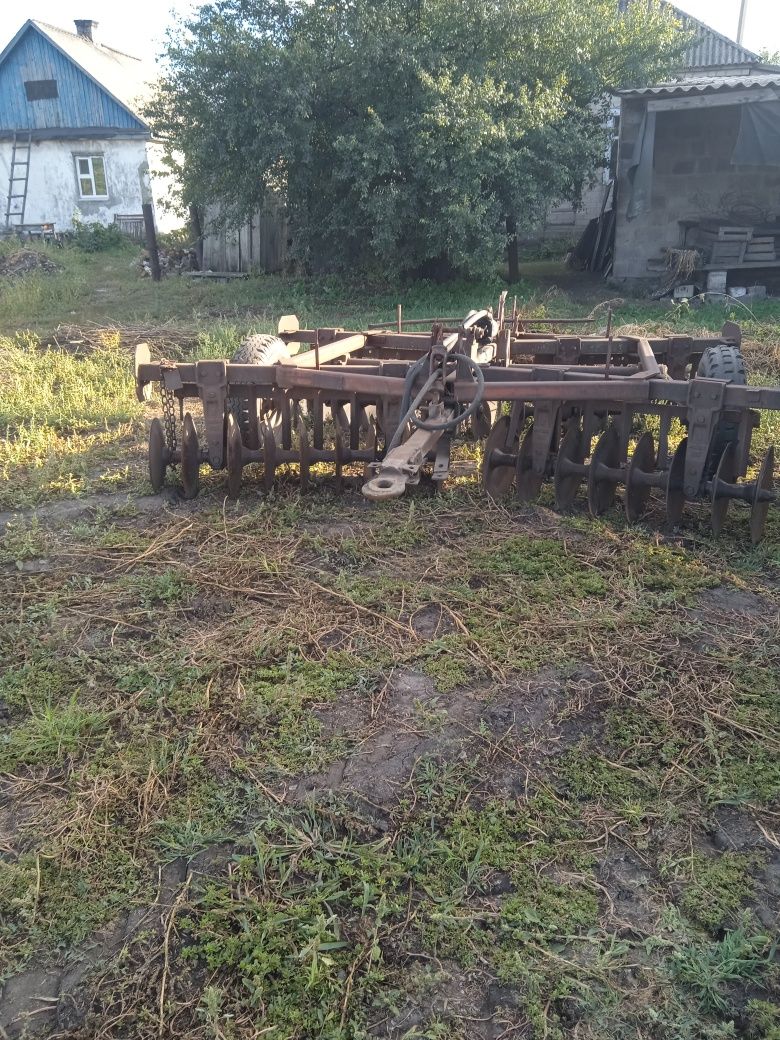 Розпродаж сільгосптехніки.