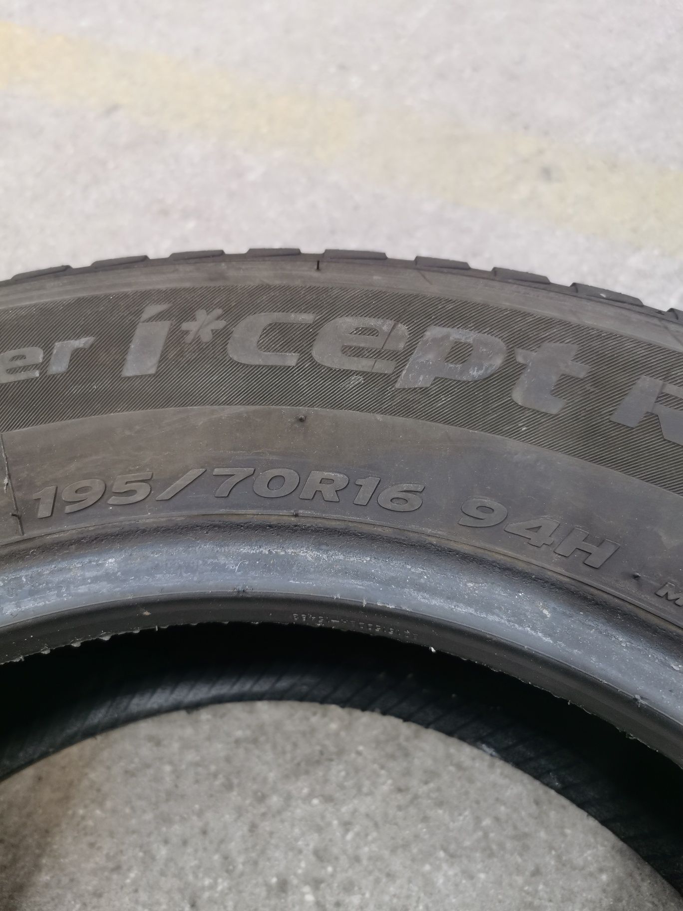 Para opon 195/70R16 Hankook Winter i* cept RS2