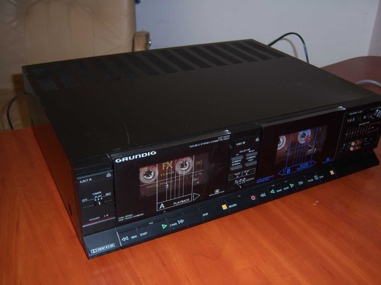 Кассетная дека Grundig CCF 8300 (Made in Portugal)