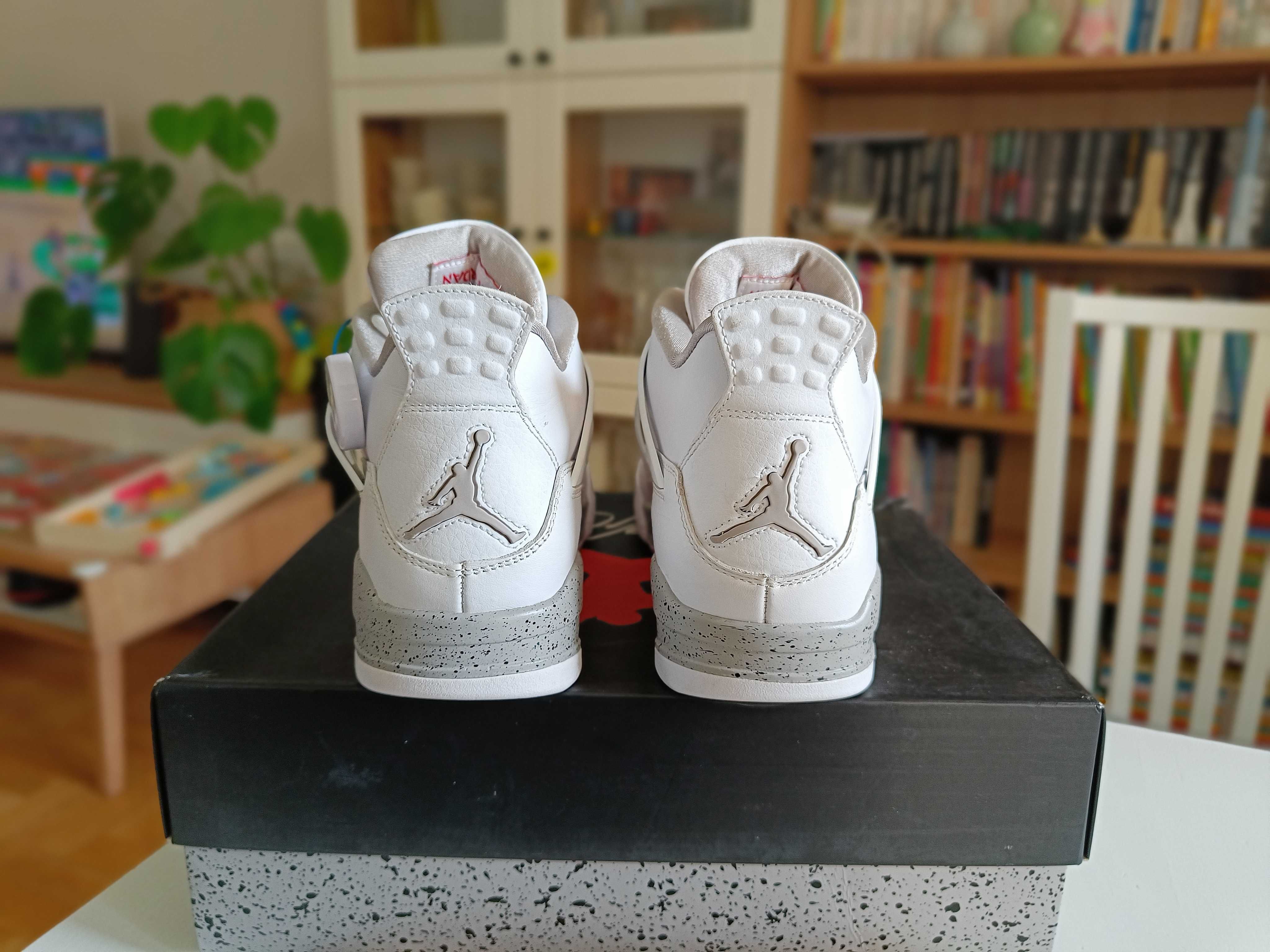 Buty Nike Air Jordan 4 Retro 'White Oreo' 42,5EUR