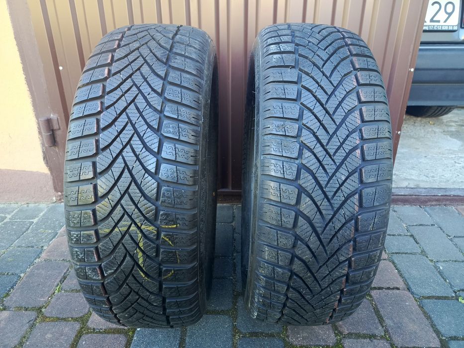 Opony zimowe Falken Eurowinter  HS02 215/60R16