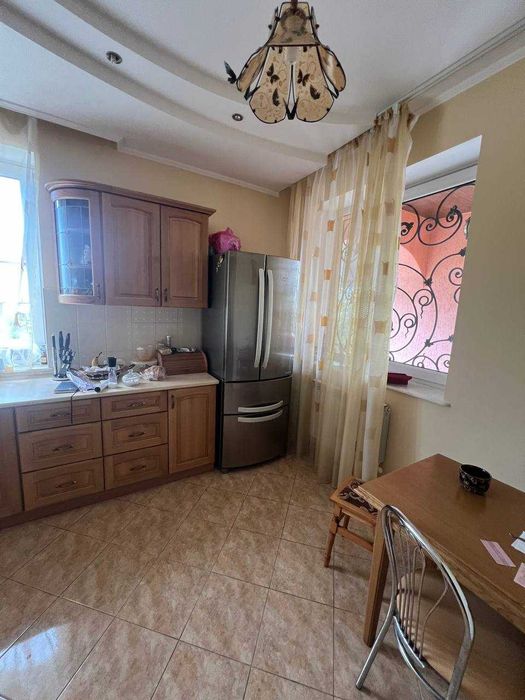 Продаж будинку в смт. Шкло