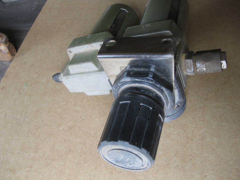 Устройство очистки воздуха при покраске Bezan F 4000