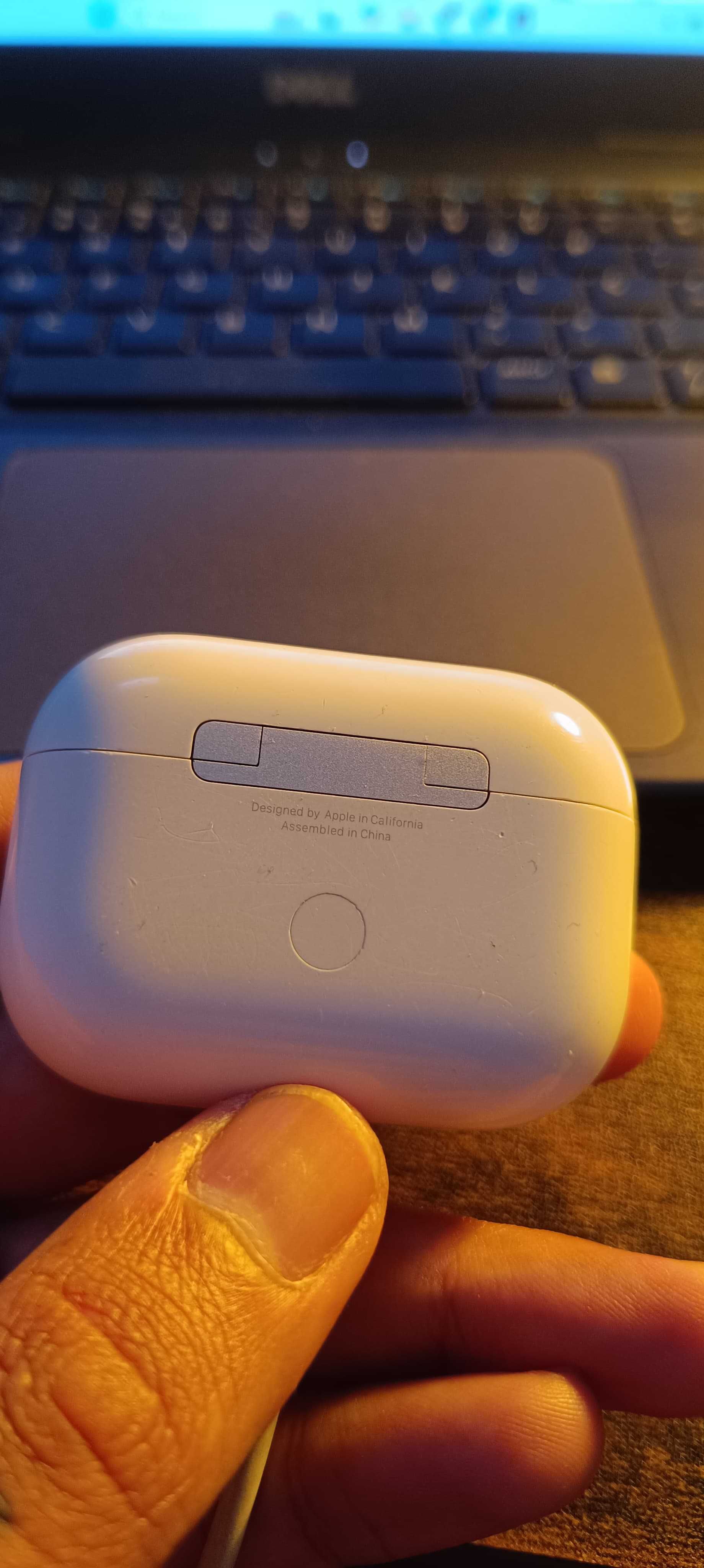 Apple AirPods Pro (1st Generation) with MagSafe Charging Case