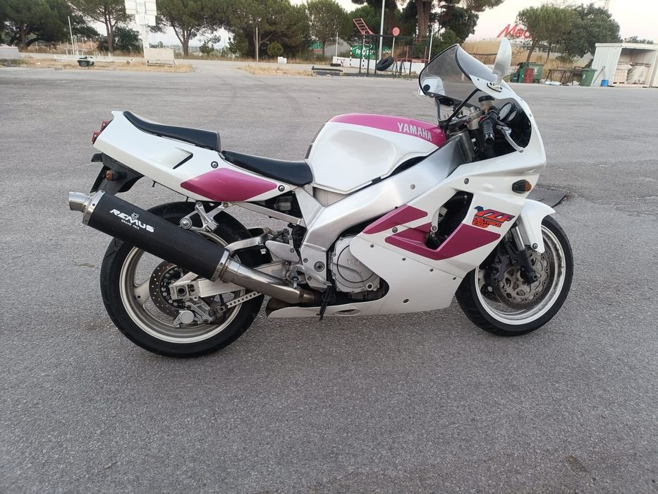 Mota Yamaha YZF750