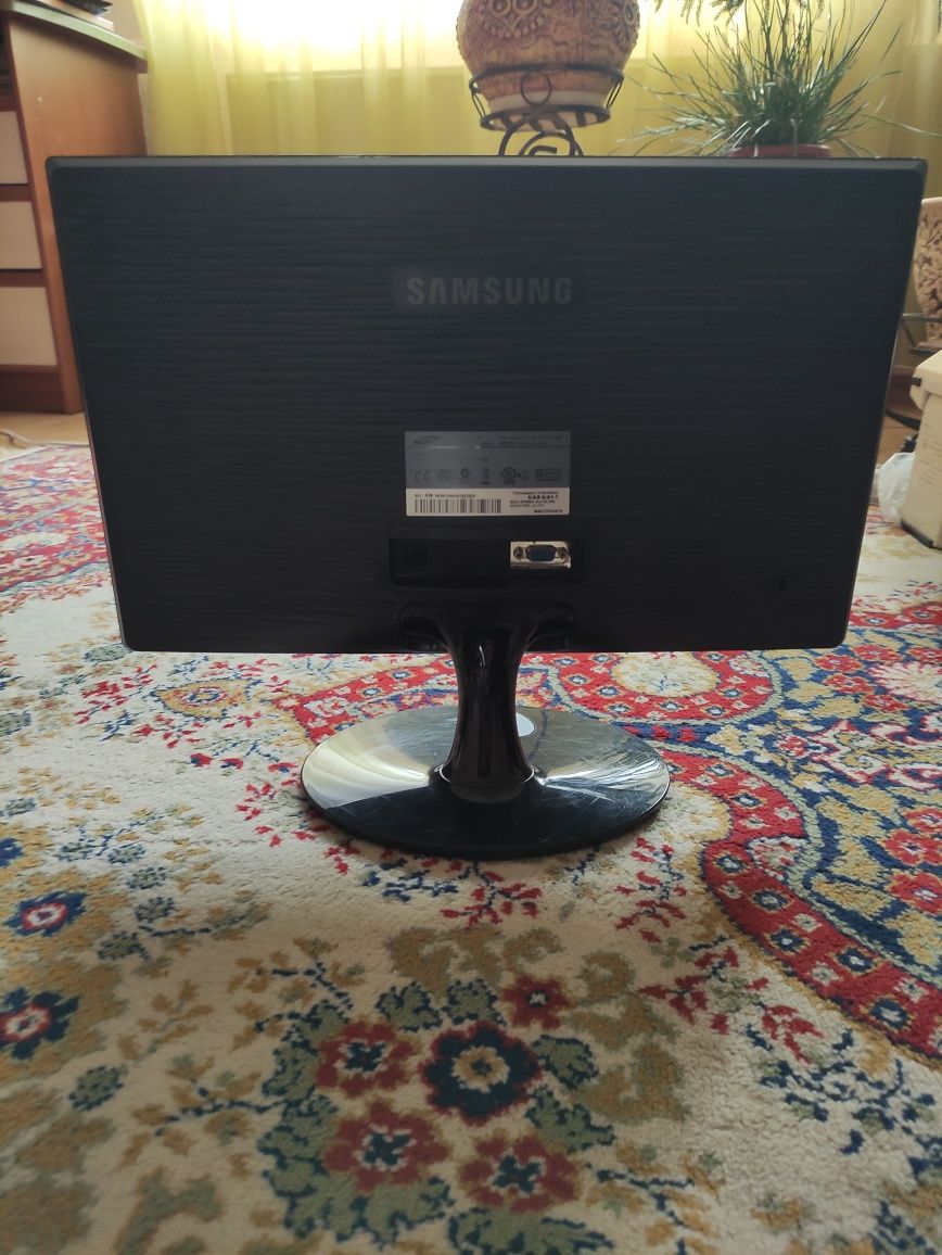 Монітор 23″ Samsung SyncMaster SA300, Full HD