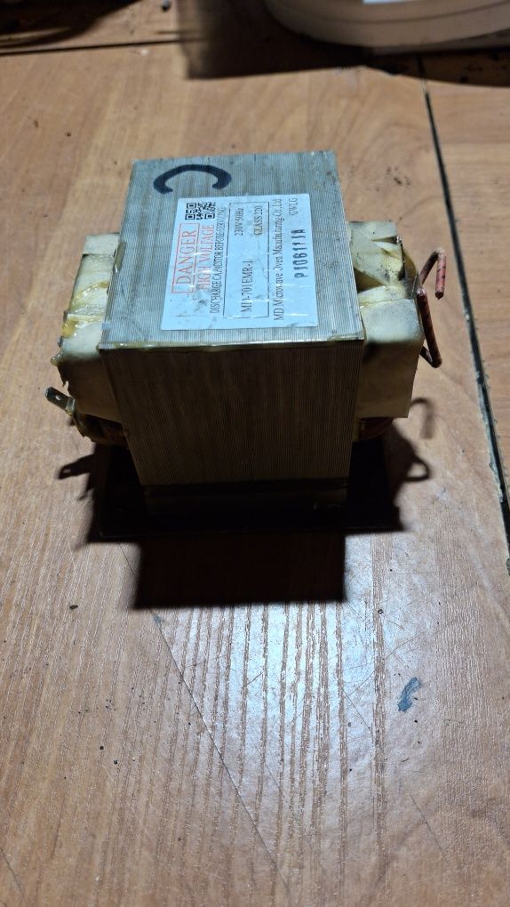 Transformator z mikrofalówki 700w